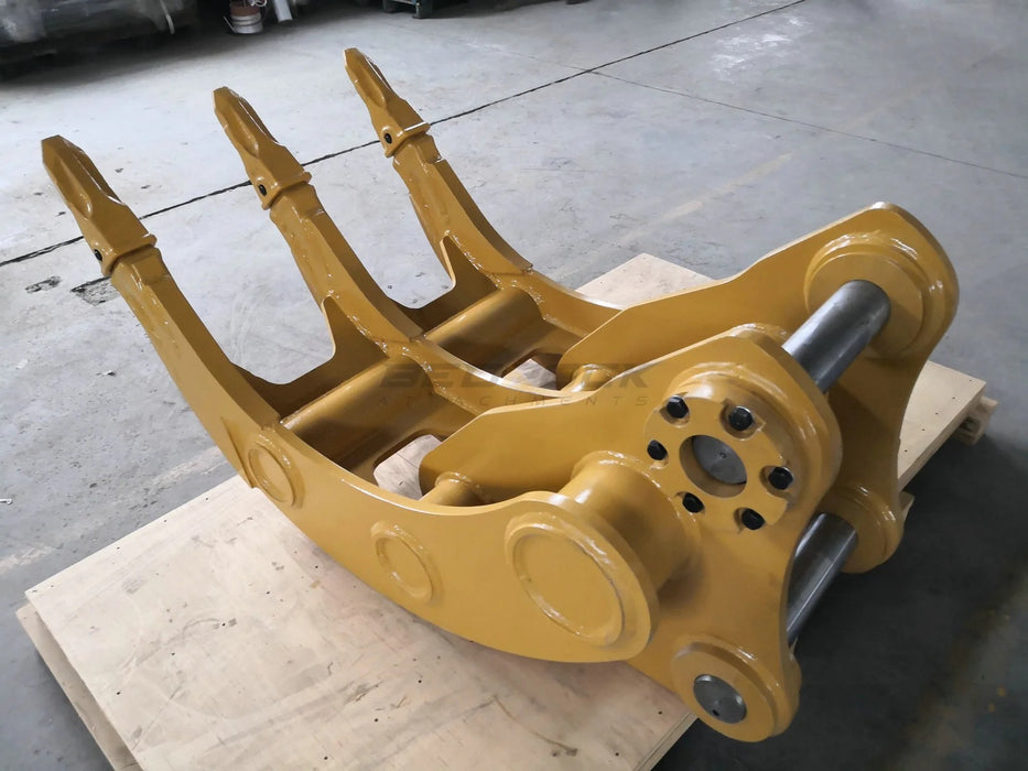 Bedrock Attachments – Excavator Rake GP-GP CB Linkage
